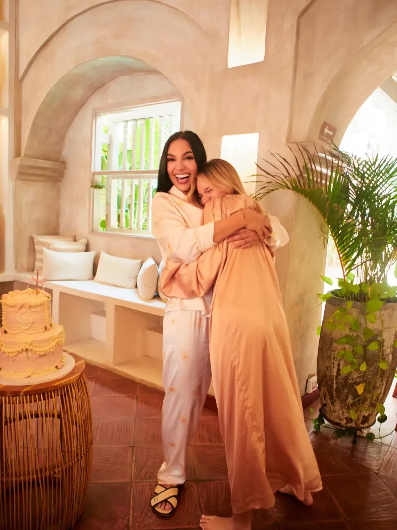 La celebración generó debate en redes sobre el lujo en eventos privados y su impacto cultural en la era digital.