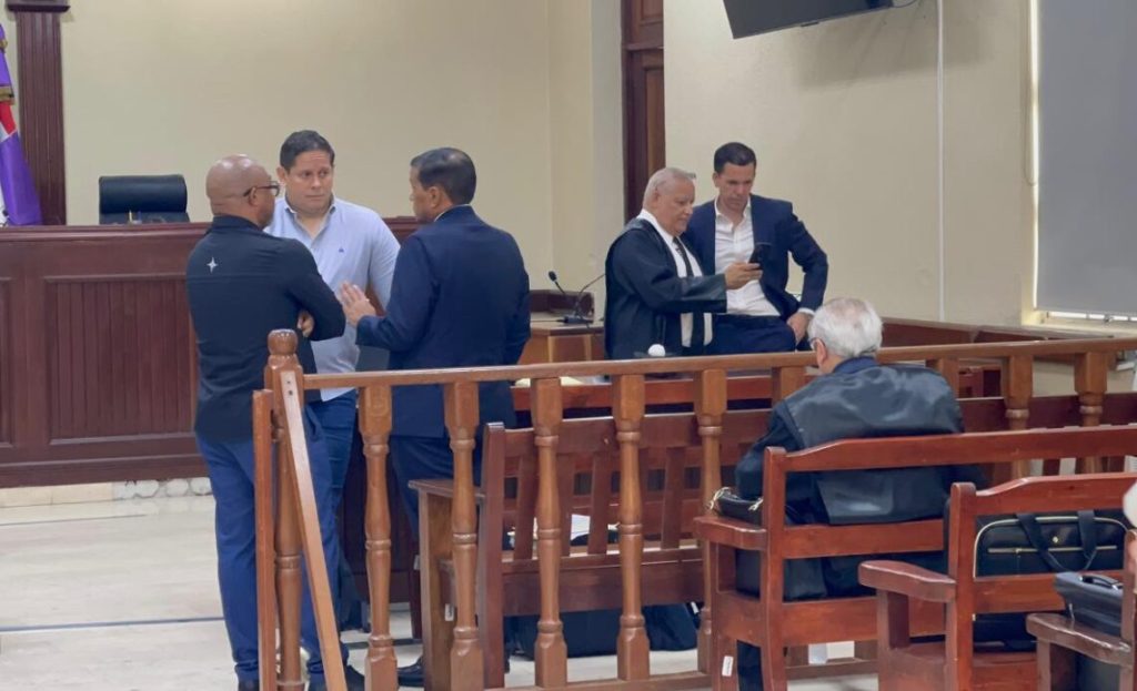 Audiencia definirá si acusados enfrentan juicio por corrupción