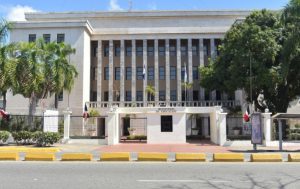 El proceso busca elevar la calidad educativa, pero genera presión en el sector docente.