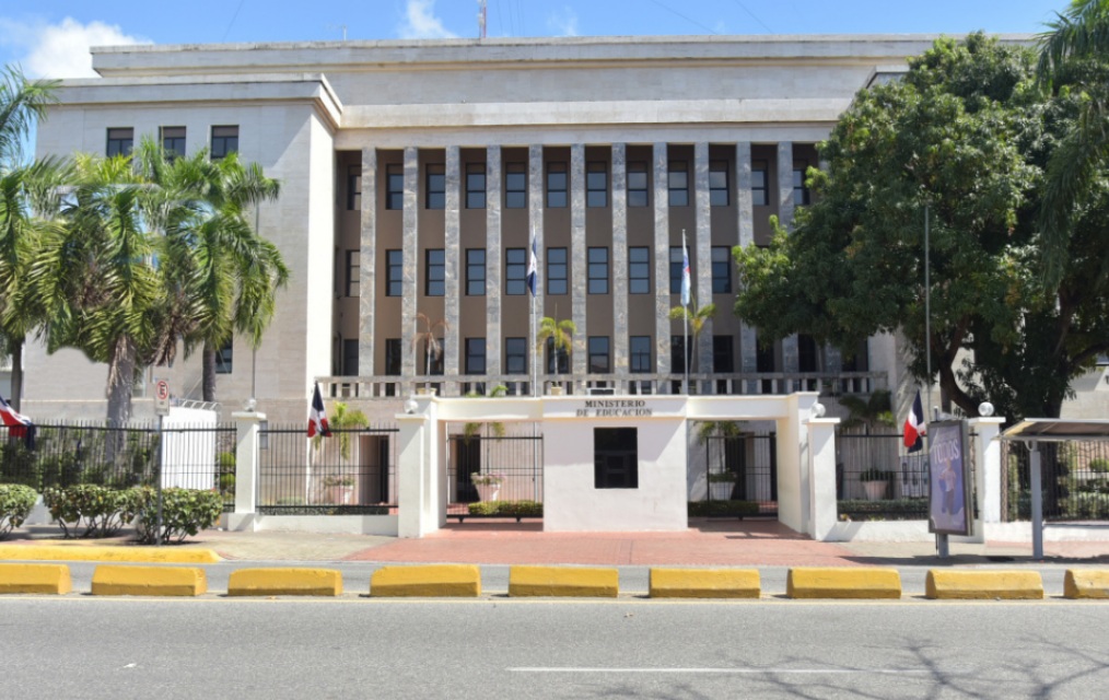 El proceso busca elevar la calidad educativa, pero genera presión en el sector docente.