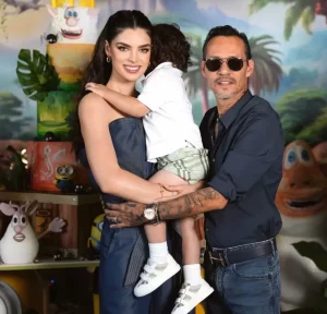 La pareja amplía su familia y comparte la noticia con sus seguidores.