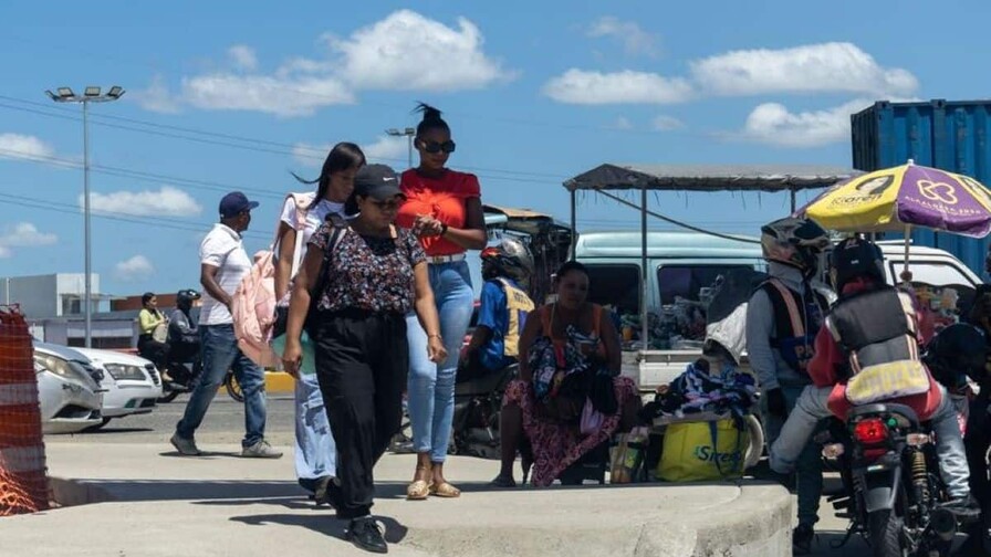 Apoyo del sector privado contrasta con preocupación por costo de vida.