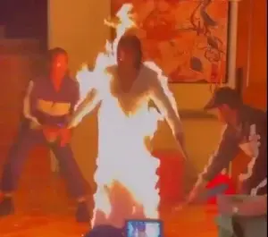 El lanzamiento refuerza la estrategia visual de la industria musical, pero reabre debates sobre los límites de la producción audiovisual y su impacto cultural.