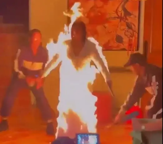 El lanzamiento refuerza la estrategia visual de la industria musical, pero reabre debates sobre los límites de la producción audiovisual y su impacto cultural.