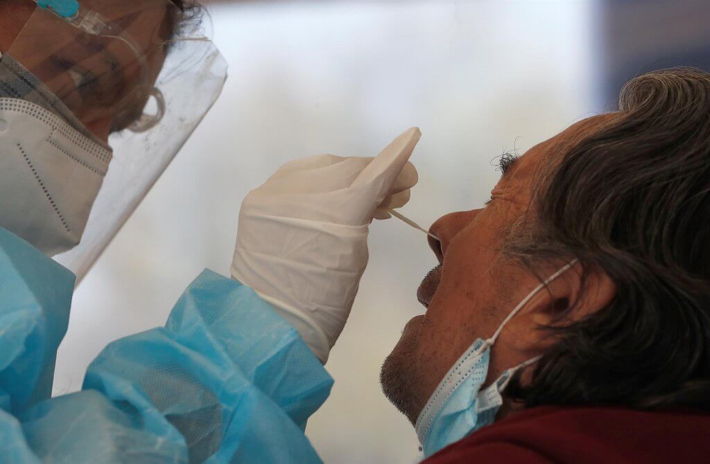 Medida sanitaria establece la suspensión de actividades desde las 8:00 p.m. hasta las 5:00 a.m. para frenar la propagación de enfermedades