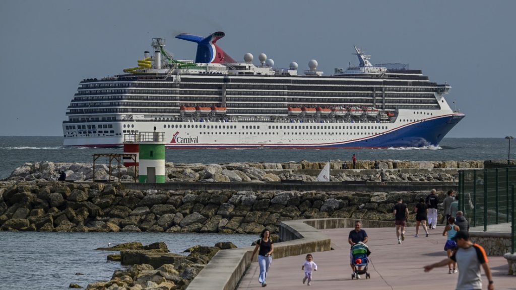 Caso genera debate sobre responsabilidad de navieras en consumo de alcohol a bordo