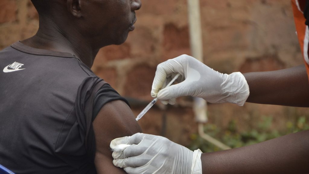 Nuevos estudios revelan alteraciones genéticas en el virus mpox que podrían influir en su transmisión y evolución a nivel global