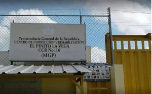 El incidente ocurrió en un pabellón del centro penitenciario de La Vega y activó protocolos de seguridad