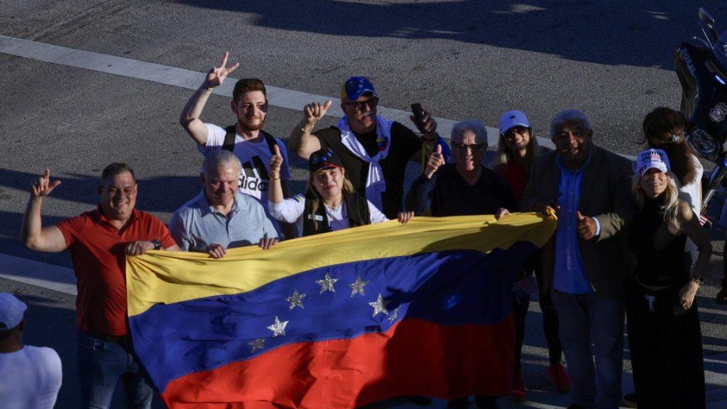 Incertidumbre política y migratoria marca decisiones familiares