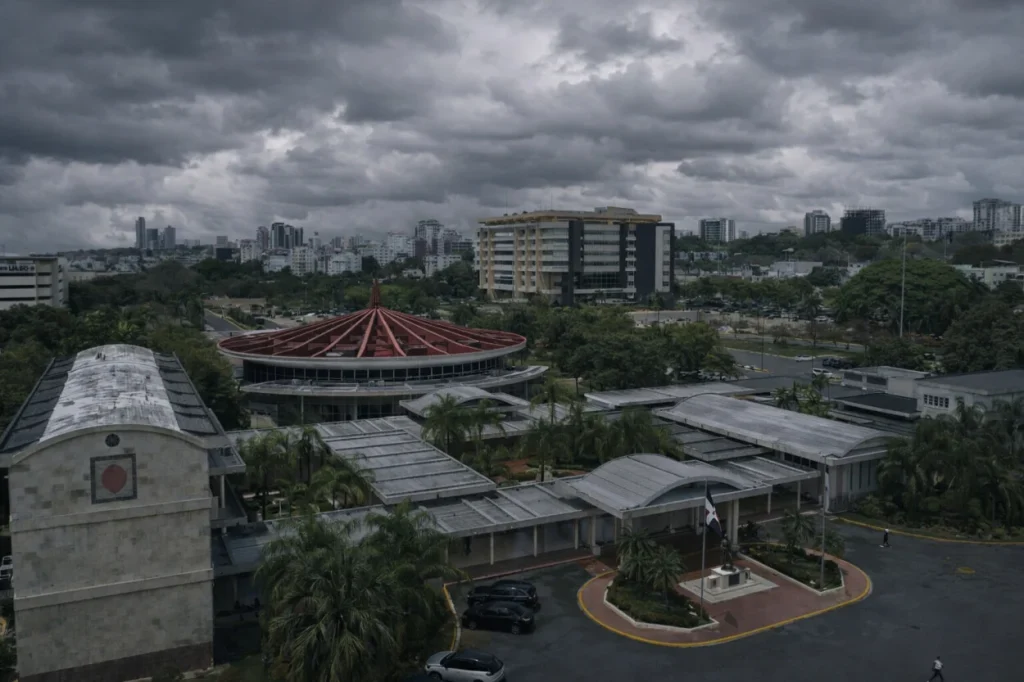 La medida preventiva busca proteger a la comunidad universitaria ante condiciones climáticas adversas