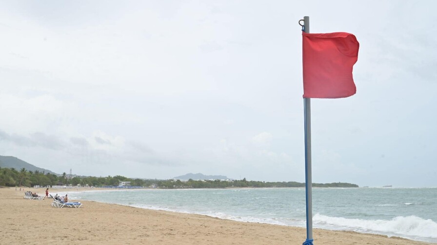 El incidente reaviva la alerta sobre el peligro de ignorar las restricciones en playas con condiciones marítimas adversas