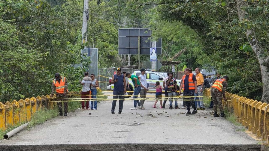 Las intensas lluvias provocaron la crecida de ríos y afectaciones en viviendas e infraestructuras, mientras residentes se movilizan para recuperar sus sectores.