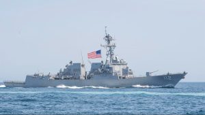 La operación militar busca garantizar la seguridad marítima en una de las rutas energéticas más importantes del mundo en medio de tensiones con Irán