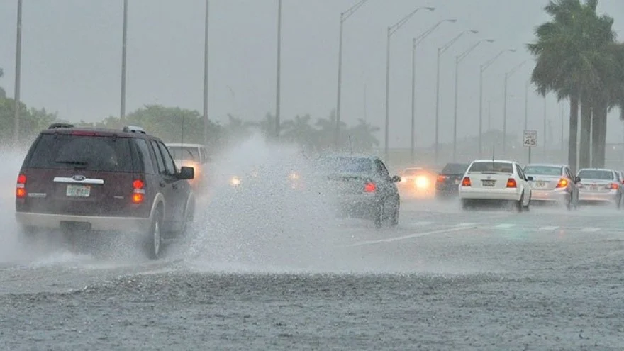 Vaguada asociada a sistema frontal incrementa el riesgo de inundaciones, tormentas eléctricas y deslizamientos