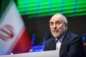 Teherán denuncia que las políticas y retórica del expresidente intensifican tensiones y podrían conducir a consecuencias regionales y globales peligrosas.