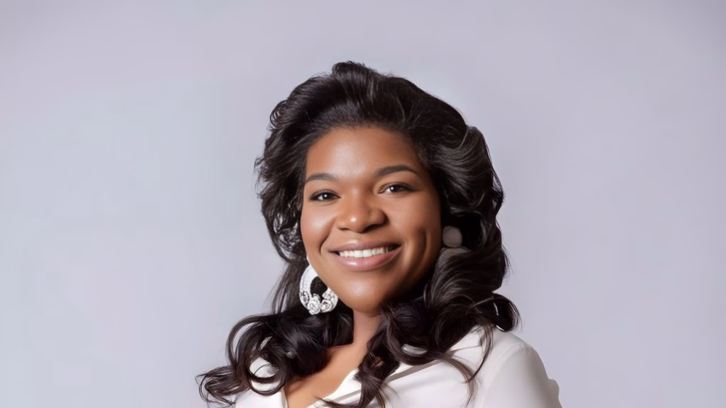 La decisión judicial definirá si la imputada enfrentará prisión por acusaciones vinculadas a ejercicio irregular profesional